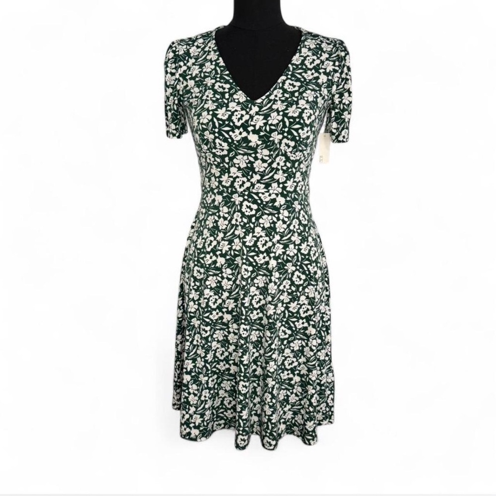 Amazon Essentials Green and White V-Neck Floral Midi Dress
